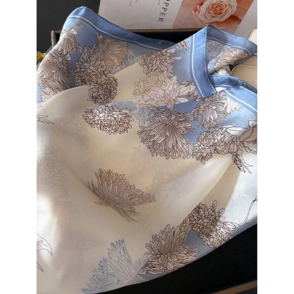 ❤️Luxury Elegant Bandana Square Silky Scarf BLUE WHITE Floral headband hijab New - Picture 7 of 8